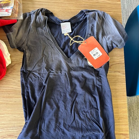 Navy V Neck True Religion T Shirt - Picture 1 of 1